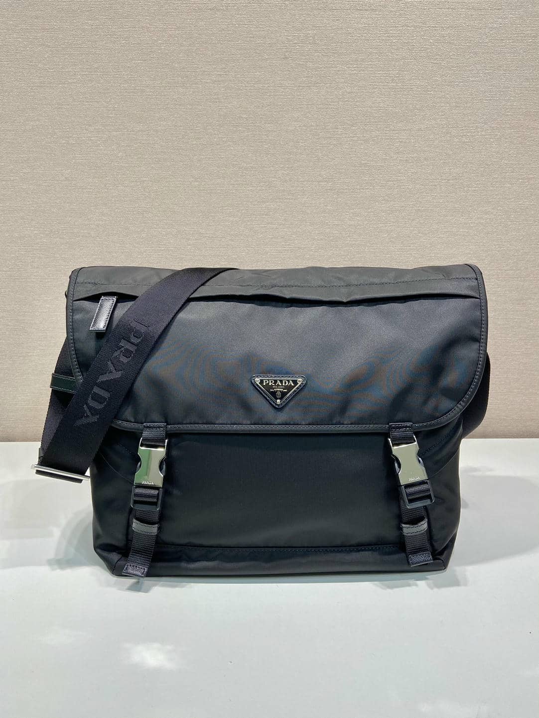 009Series-Messenger Bag